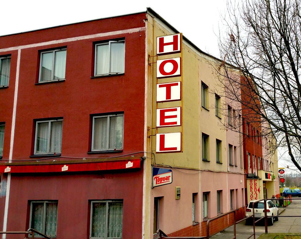 Hotel Puk Topoľčany Eksteriør bilde